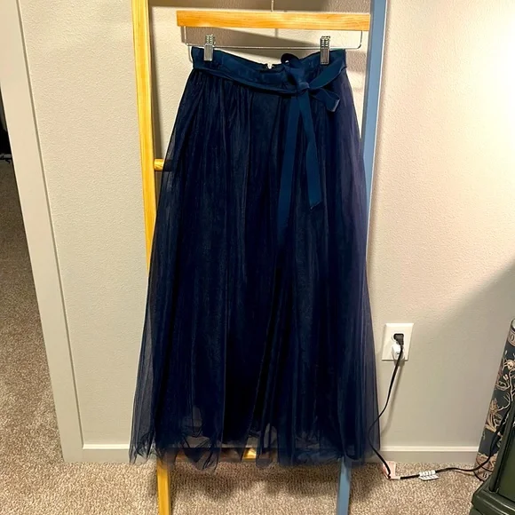 J. Crew Skirts J Crew Navy Tulle Midi Skirt Us Size 2 Poshmark